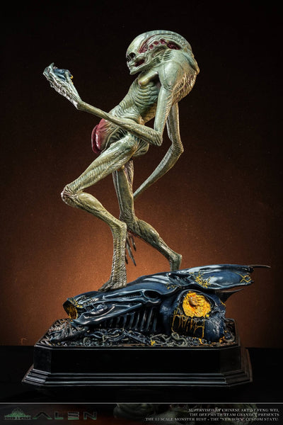Newborn Alien 1/3 Scale Statue by DeepMyth