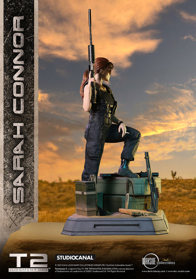 Terminator 2: Judgement Day - Sarah Connor EXCLUSIVE 1/3 Scale Statue