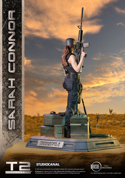 Terminator 2: Judgement Day - Sarah Connor EXCLUSIVE 1/3 Scale Statue