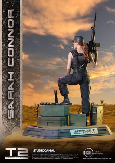 Terminator 2: Judgement Day - Sarah Connor EXCLUSIVE 1/3 Scale Statue