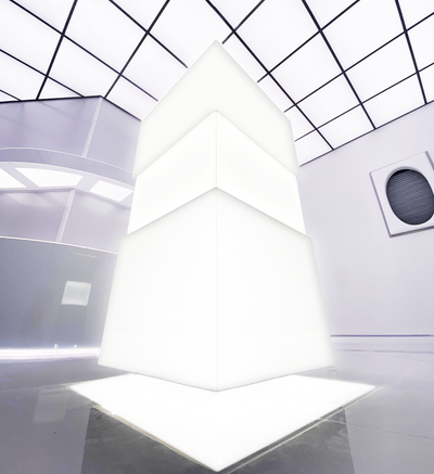 White Light-Up Pedestal By DisplayStation