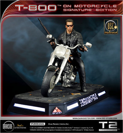 Terminator 2 - T-800 on Motorcycle (Exclusive) Signature Edition 1/4 Scale Statue