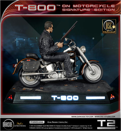 Terminator 2 - T-800 on Motorcycle (Exclusive) Signature Edition 1/4 Scale Statue