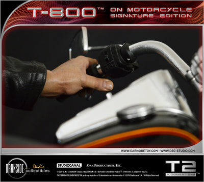 Terminator 2 - T-800 on Motorcycle (Regular) Signature Edition 1/4 Scale Statue