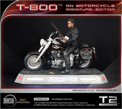 Terminator 2 - T-800 on Motorcycle (Regular) Signature Edition 1/4 Scale Statue