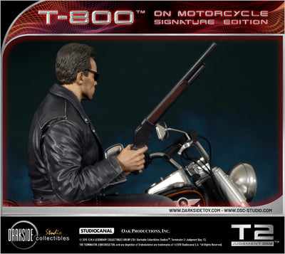 Terminator 2 - T-800 on Motorcycle (Exclusive) Signature Edition 1/4 Scale Statue