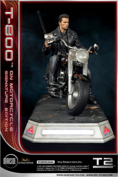 Terminator 2 - T-800 on Motorcycle (Regular) Signature Edition 1/4 Scale Statue