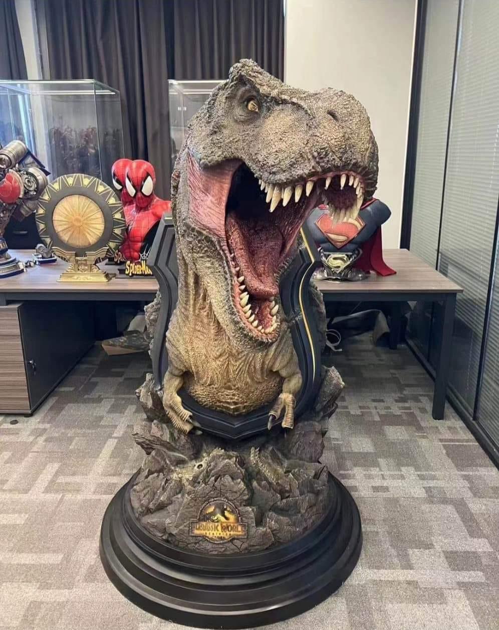 Jurassic World - Tyrannosaurus Rex 1/3 Scale Bust - Spec Fiction Shop