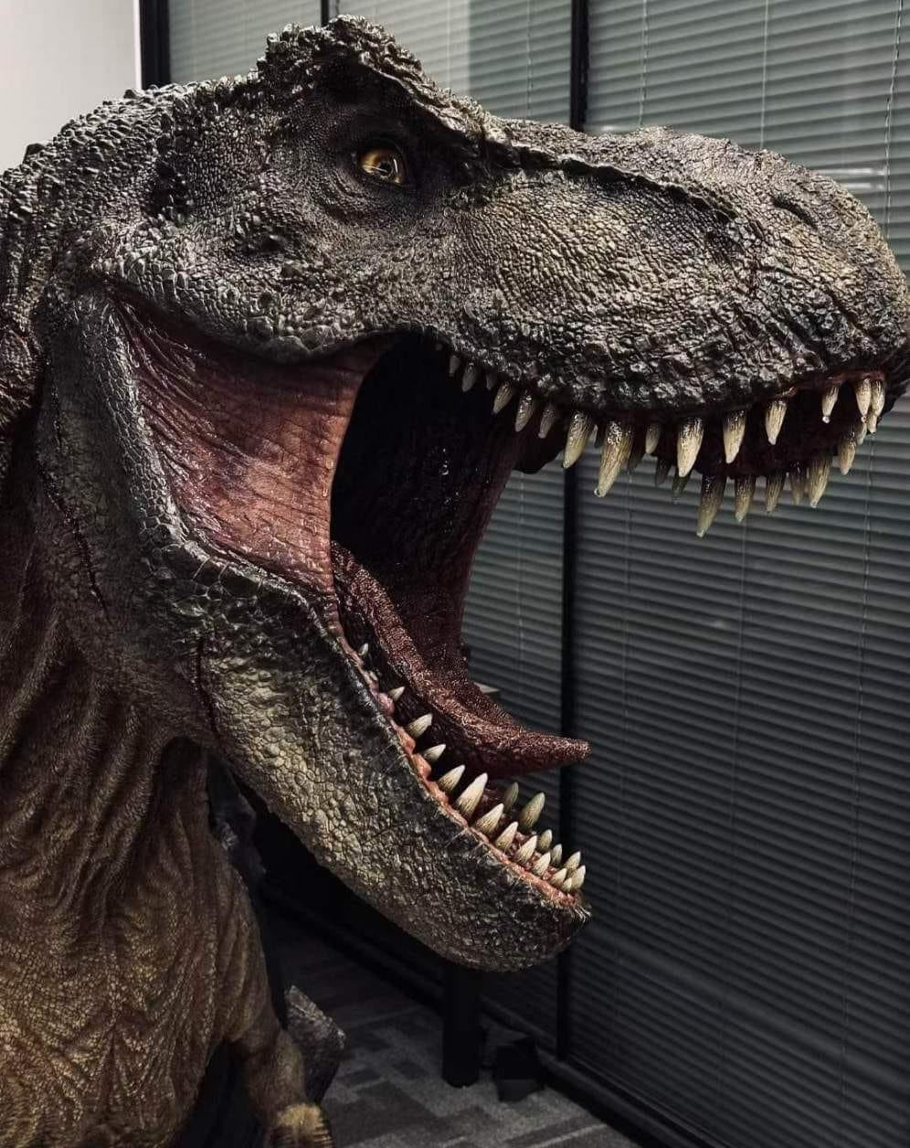 Jurassic World - Tyrannosaurus Rex 1/3 Scale Bust - Spec Fiction Shop