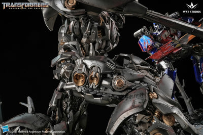 Transformers: Revenge of the Fallen - Optimus Prime vs. Megatron Statue