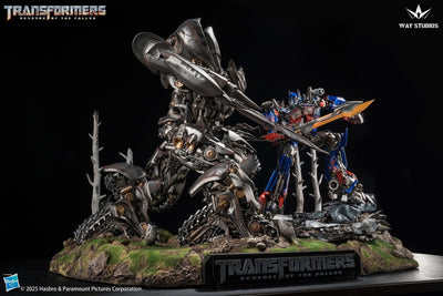Transformers: Revenge of the Fallen - Optimus Prime vs. Megatron Statue