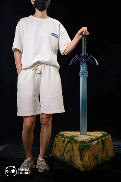The Legend Of Zelda Breath of the Wild - Master Sword Life-Size Statue