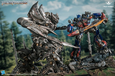 Transformers: Revenge of the Fallen - Optimus Prime vs. Megatron Statue