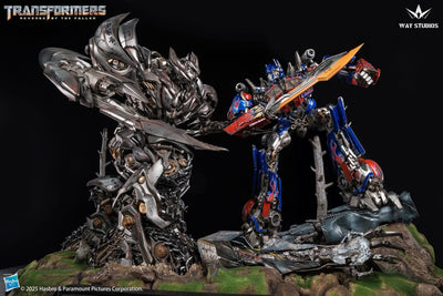 Transformers: Revenge of the Fallen - Optimus Prime vs. Megatron Statue