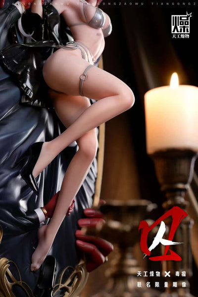 Gardenia Prisoner Statue