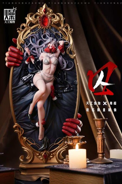 Gardenia Prisoner Statue