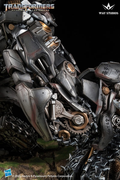 Transformers: Revenge of the Fallen - Optimus Prime vs. Megatron Statue