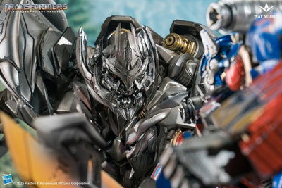 Transformers: Revenge of the Fallen - Optimus Prime vs. Megatron Statue