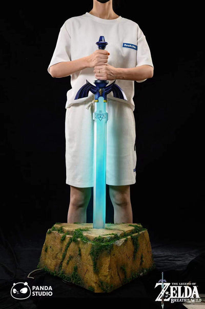 The Legend Of Zelda Breath of the Wild - Master Sword Life-Size Statue