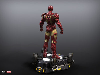 Iron Man - Suit Up (Ver. B) 1/4 Scale Statue