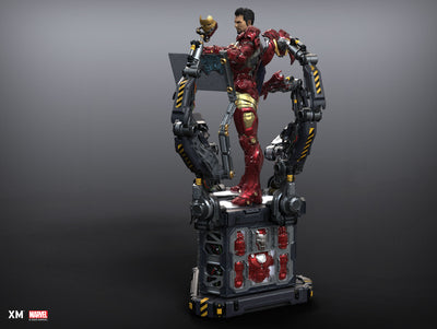 Iron Man - Suit Up (Ver. B) 1/4 Scale Statue