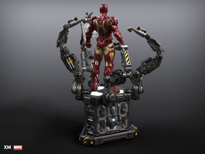 Iron Man - Suit Up (Ver. B) 1/4 Scale Statue