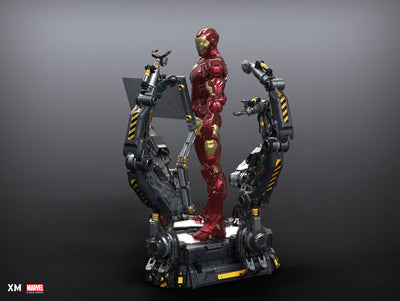 Iron Man - Suit Up (Ver. B) 1/4 Scale Statue