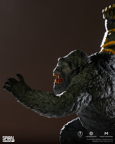 Godzilla x Kong: The New Empire - Kong 2024 (B.E.A.S.T. Glove Version) Statue