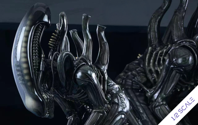 Bowing Alien 1/2 Scale Statue by Reborn Studio
