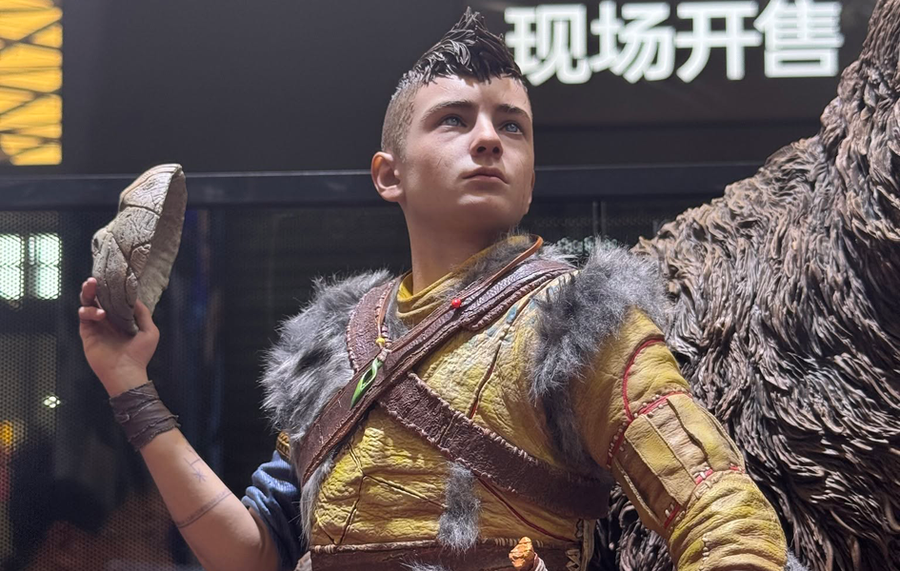 God of War: Ragnarok - Atreus 1/3 Scale Statue
