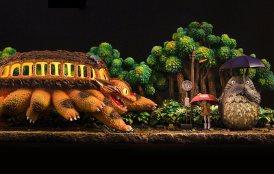 My Neighbour Totoro - Catbus and Bus Stop Statue Set