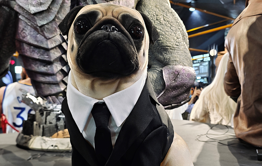 Men in Black - Frank Life-Size Statue