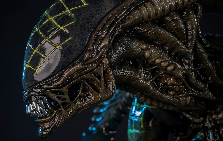 Alien vs. Predator - Grid Alien 1/2 Scale Statue
