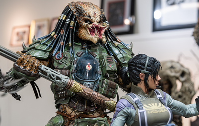 Aliens vs. Predator - Machiko & Broken Tusk Predator 1/4 Scale Statue