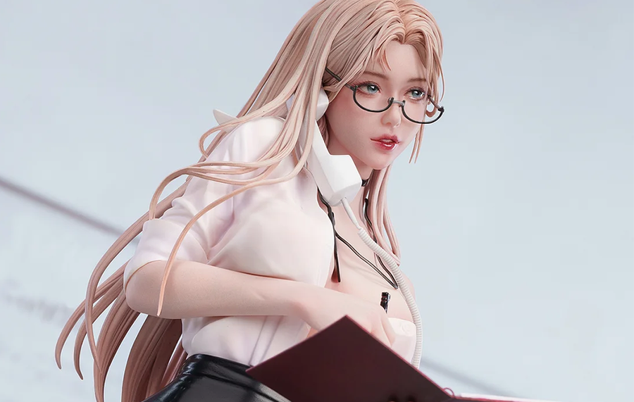 Personal Secretary 1/4 Scale Statue