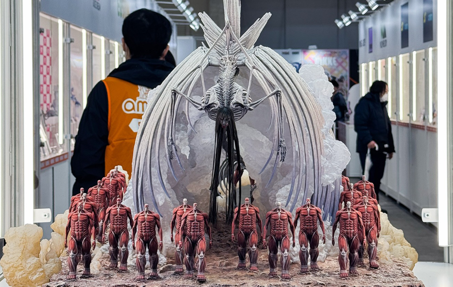 Attack on Titan - Rumbling Statue