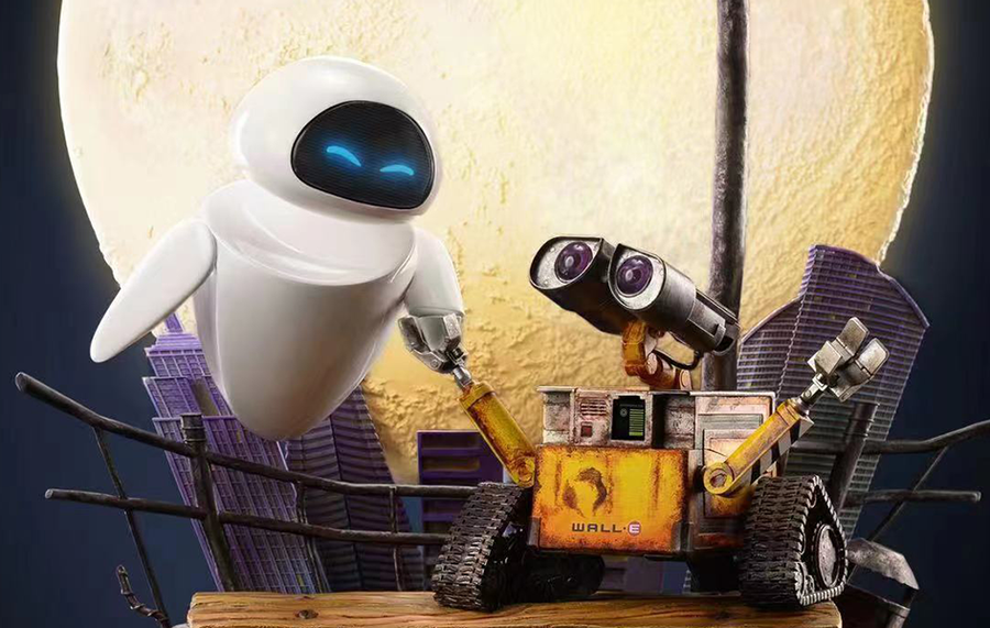 WALL-E and EVE Statue