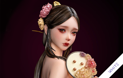 Noble Princess Looking Back (White Version) 1/4 Scale Statue