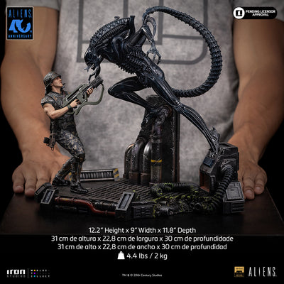 Aliens (1986) - Alien Xenomorph Warrior vs. Corporal Dwayne Hicks Deluxe Art Scale 1/10