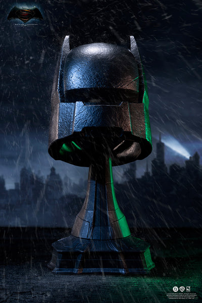 Batman v Superman (2016) - Armored Batman Helmet Life-Size Replica