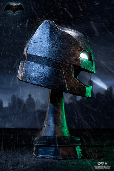 Batman v Superman (2016) - Armored Batman Helmet Life-Size Replica