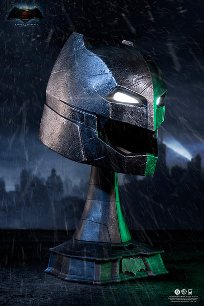 Batman v Superman (2016) - Armored Batman Helmet Life-Size Replica