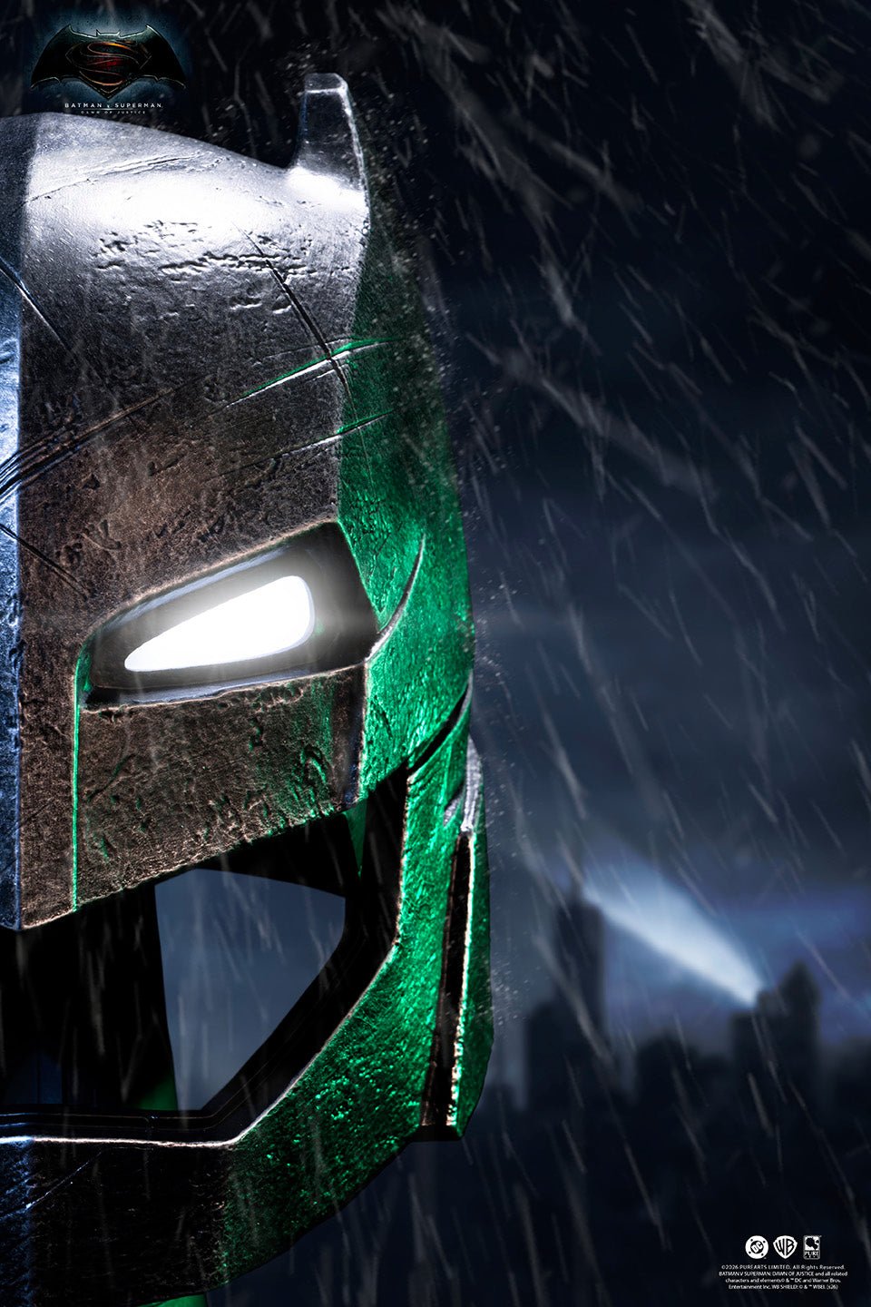 Batman v Superman (2016) - Armored Batman Helmet Life-Size Replica