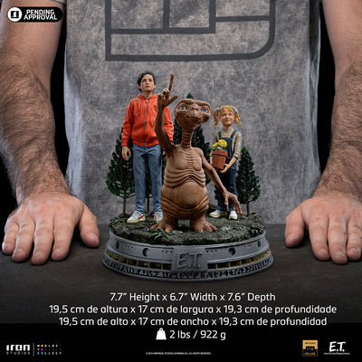 E.T., Elliot, and Gertie Deluxe Art Scale 1/10