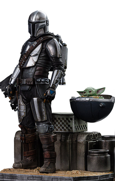 Din Djarin and Din Grogu Art Scale 1/10