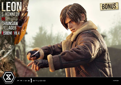 Resident Evil 4 - Leon Kennedy vs. Chainsaw Villager 1/4 Scale Statue (BONUS)