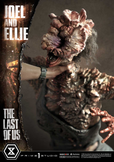 The Last of Us - Joel and Ellie 1/4 Scale Statue Regular Version
