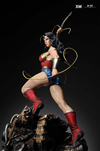 Wonder Woman Classic 1/4 Scale Statue