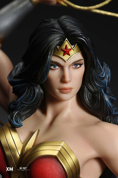 Wonder Woman Classic 1/4 Scale Statue
