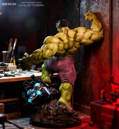 Hulk MQ066 1/4 Scale Statue by Pin Jiang Iron Studio X JCOLLECTIONSPH Studio